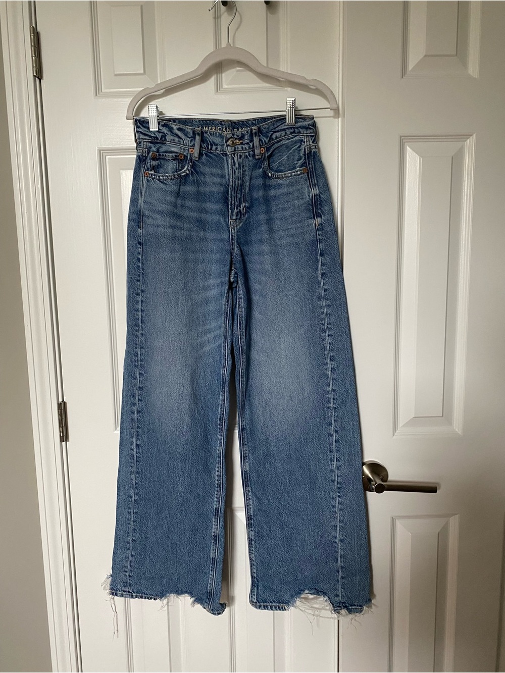 American Eagle Super High-Rise Baggy Wide Leg Medium wash jeans size 0